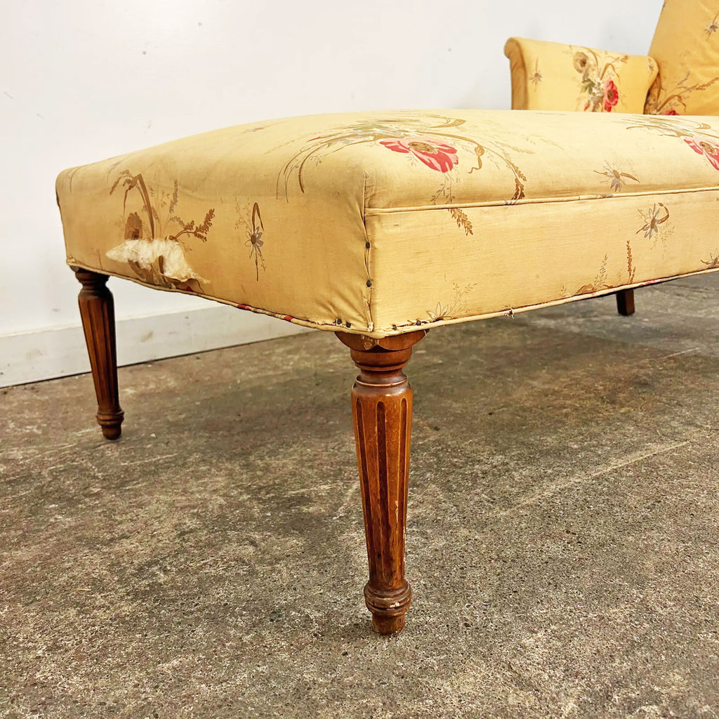 Napoleon III Style Chaise with Carved Legs